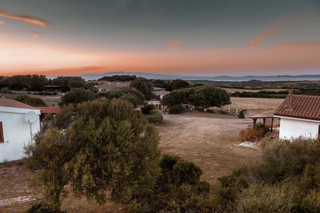 Вилла Agriturismo Nuraghe Tuttusoni Альенту Экстерьер фото